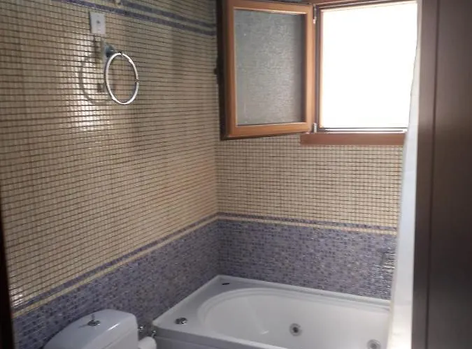 Dolphins * Áyios Nikítas