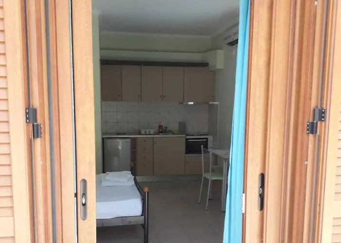 Dolphins * Áyios Nikítas